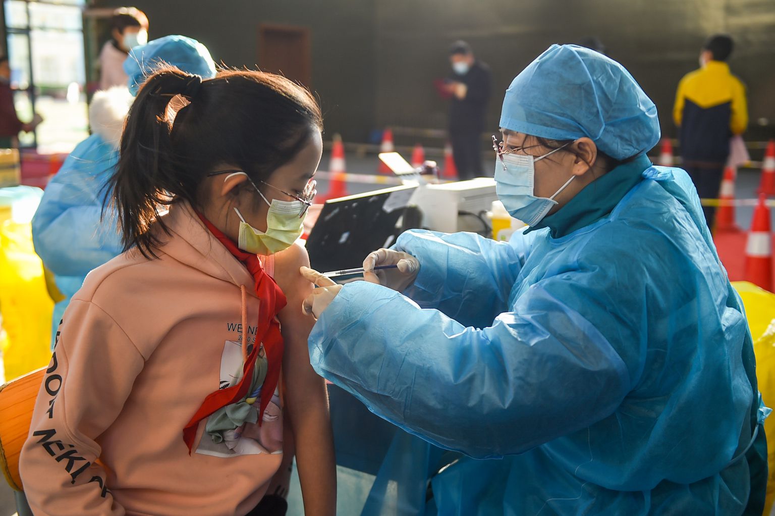 Hiinas said lapsed oma esimese Covid-19 vaktsiinidoosi. Hohhot sai Hiinas hiljuti valmis koroonavaktsiini 3-11aastastele.