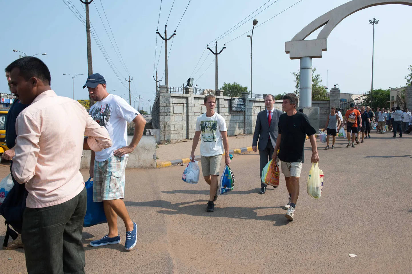 Eestlased vabanemas India Chennai vanglast.