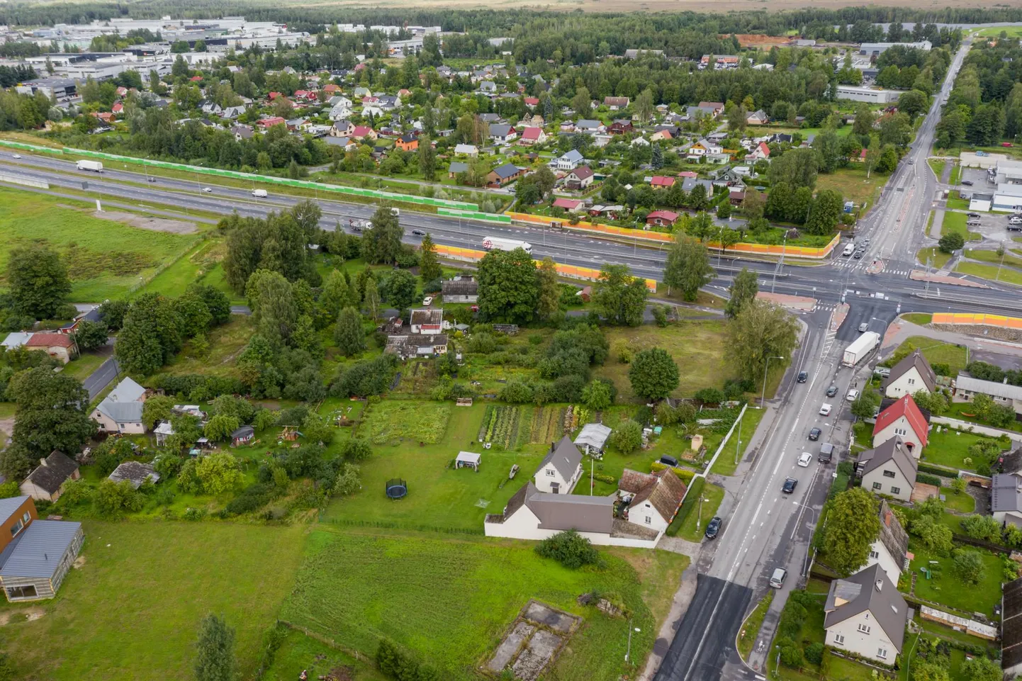 Raba 18, Lille 35 ja Hariduse 8 kinnistule nii-öelda Pärnu uue värava ehitamise kohta leidub nii poolt- kui vastuargumente.