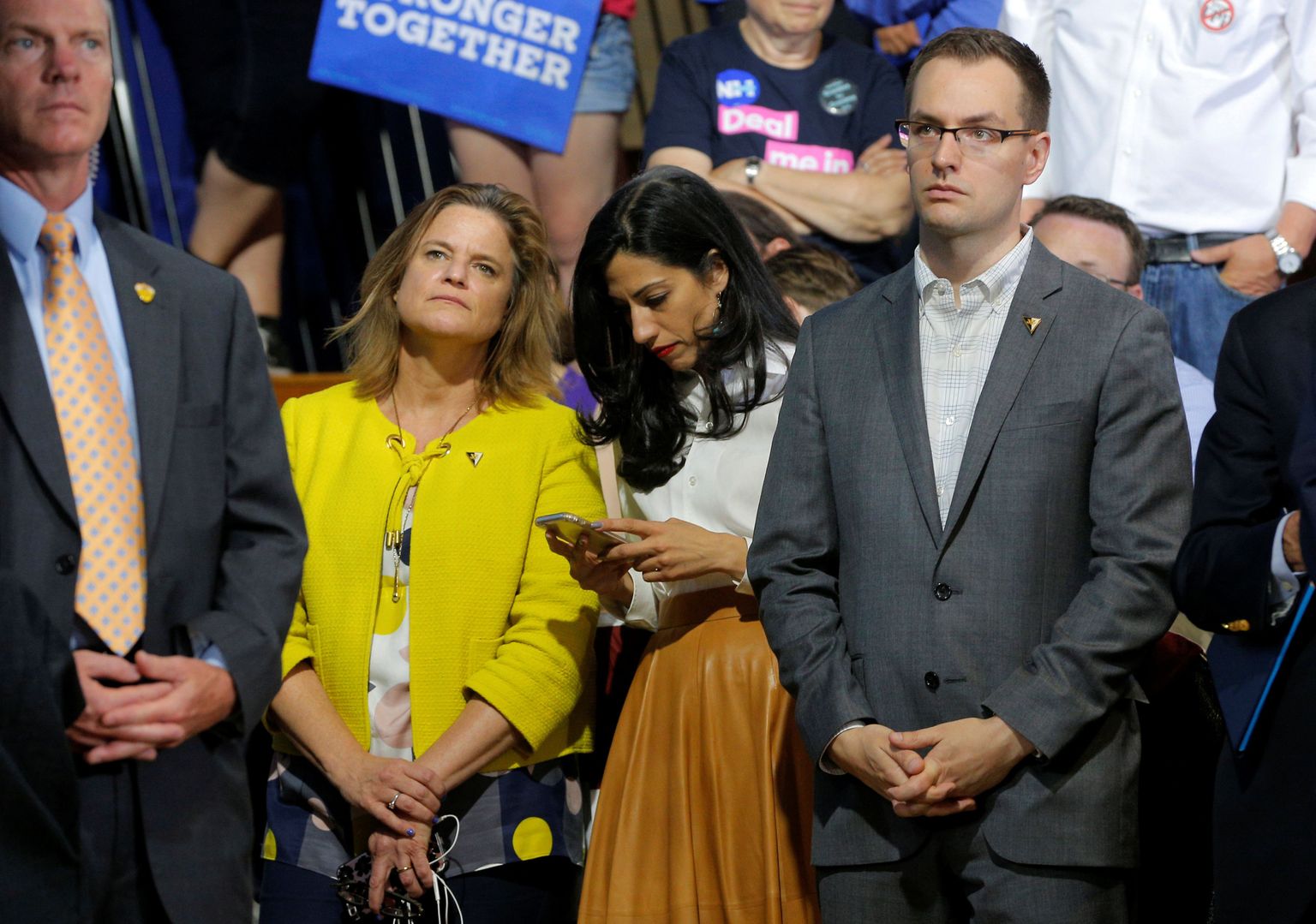 USA demokraatide presidendikandidaadi Hillary Clintoni kampaaniajuht Robby Mook  (vasakul).
