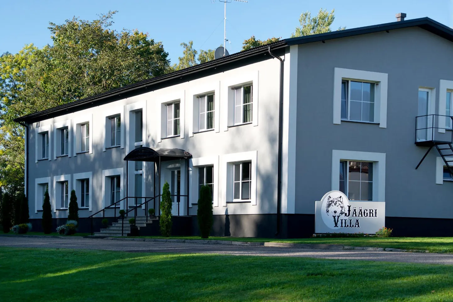 Jäägri villa Albus sulges eriolukorra saabudes täielikult uksed.