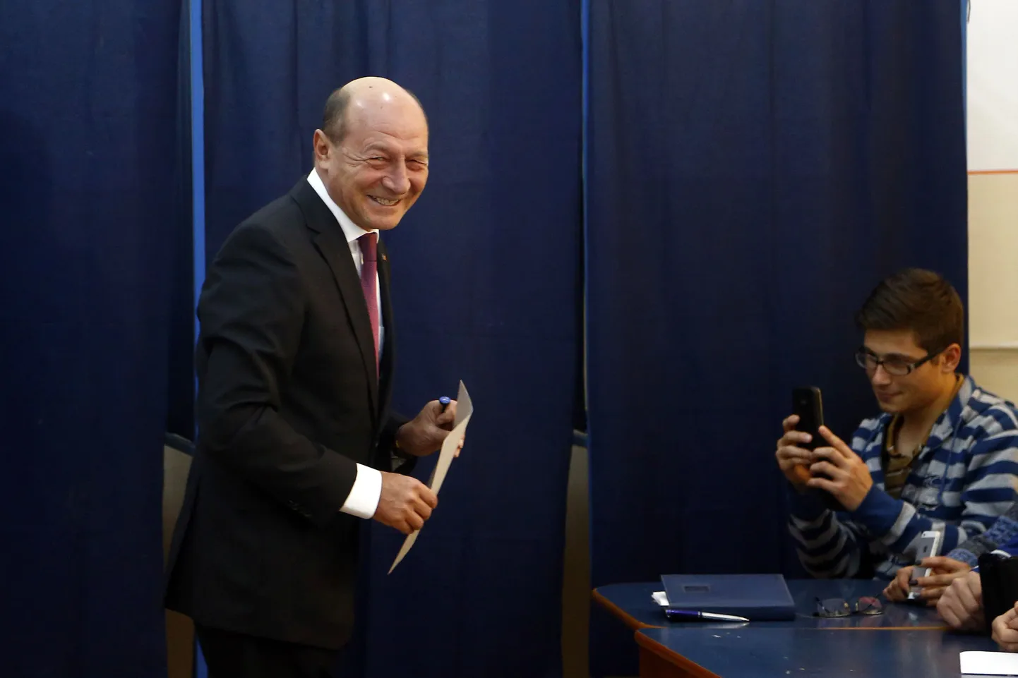 Rumeenia senine riigipea Traian Băsescu käis valimas pealinnas Bucharestis.