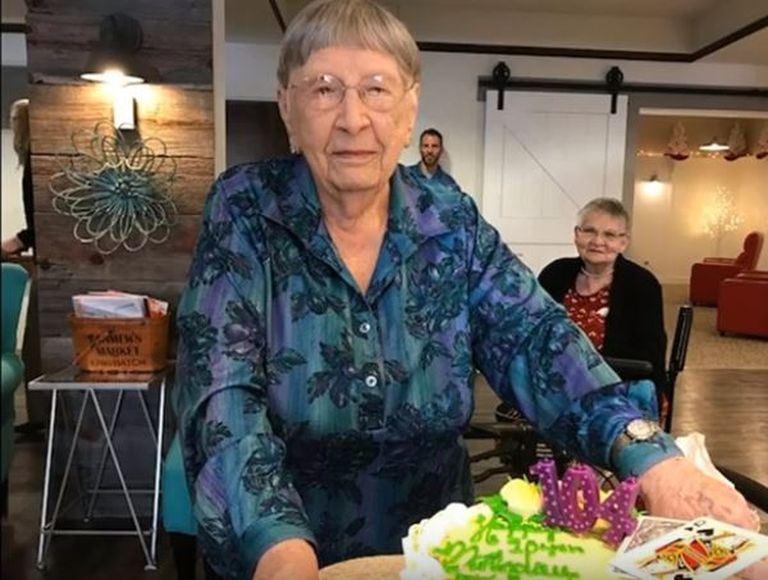 104aastane Theresa Rowley oma sünnipäeval.