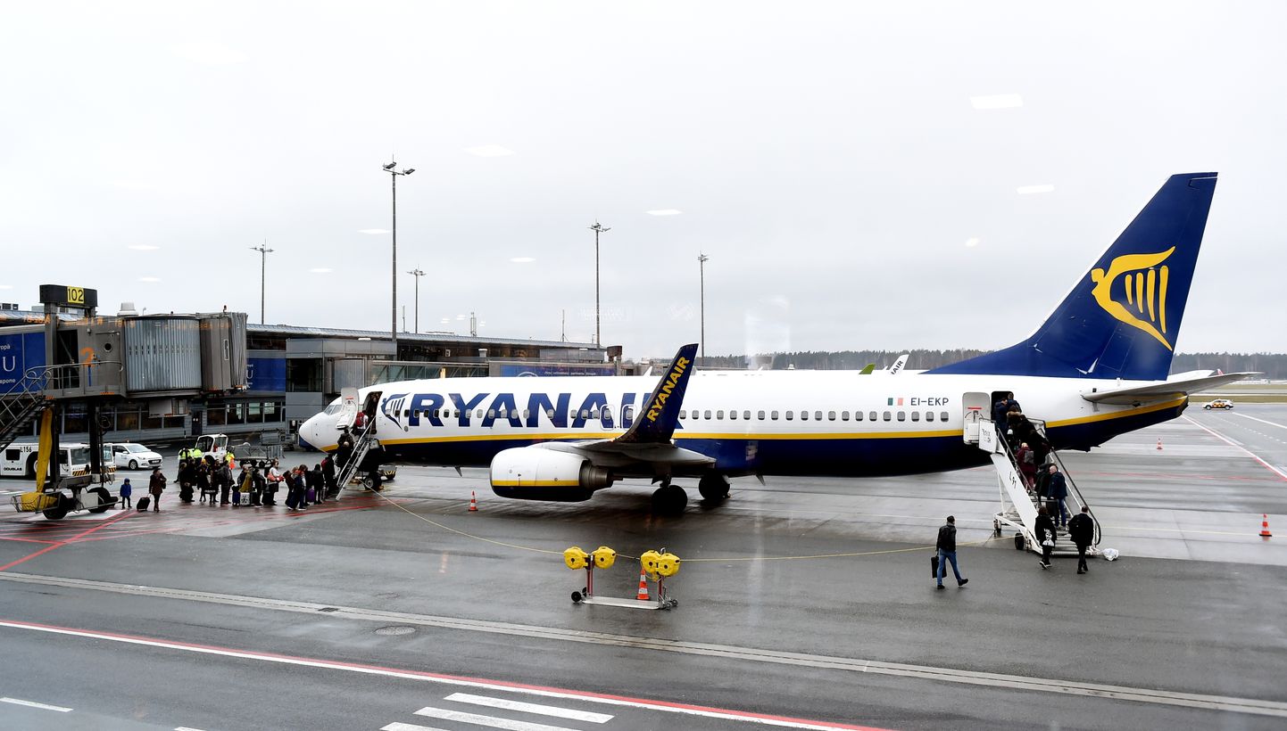 Самолет Ryanair в аэропорту "Рига"