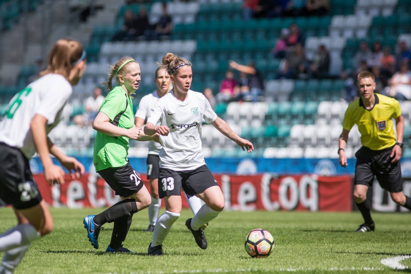 Emma Lauk (rohelises särgis) mängis Eesti rahvusstaadionil karikafinaalis vaid kaheksa kuud pärast seda, kui läks esimest korda tõsisesse jalgpallitrenni.