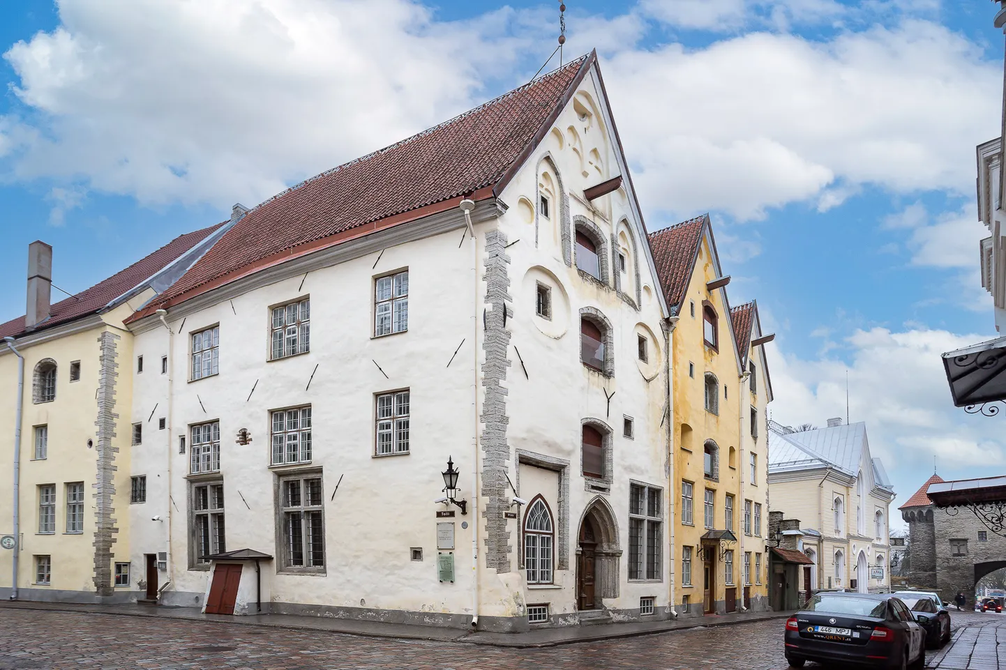 Ajalooline hoonetekompleks Kolm Õde leidis ostja.