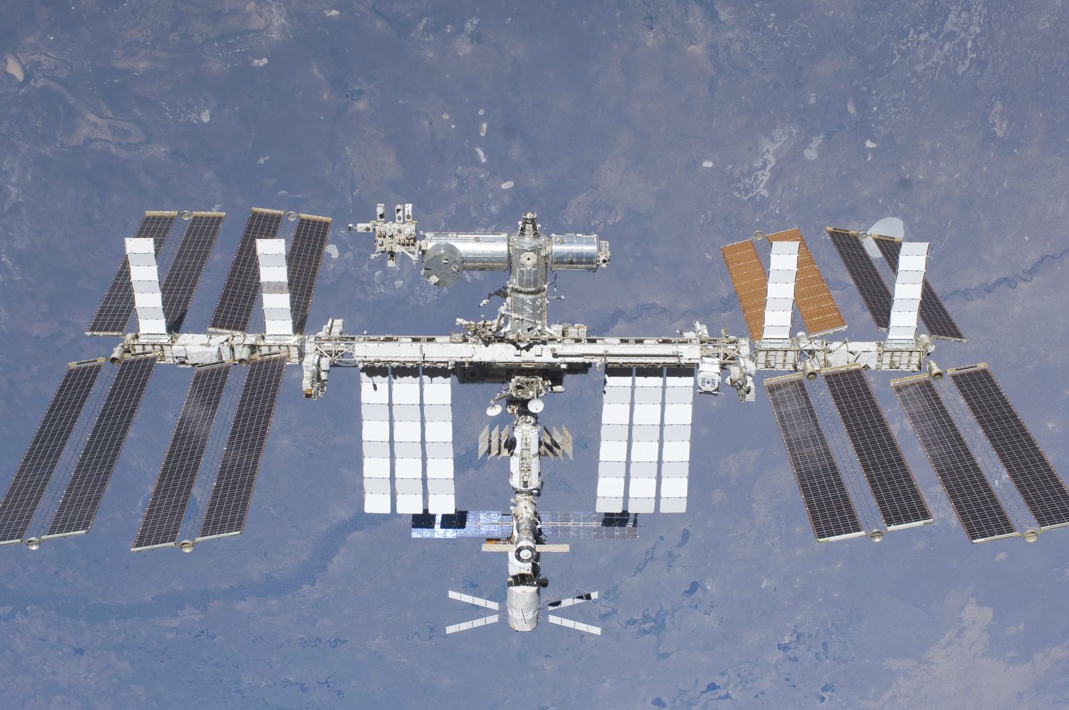 Rahvusvaheline kosmosejaam 29. mail 2011 kosmoselaeva Sojuz pardalt tehtud fotol