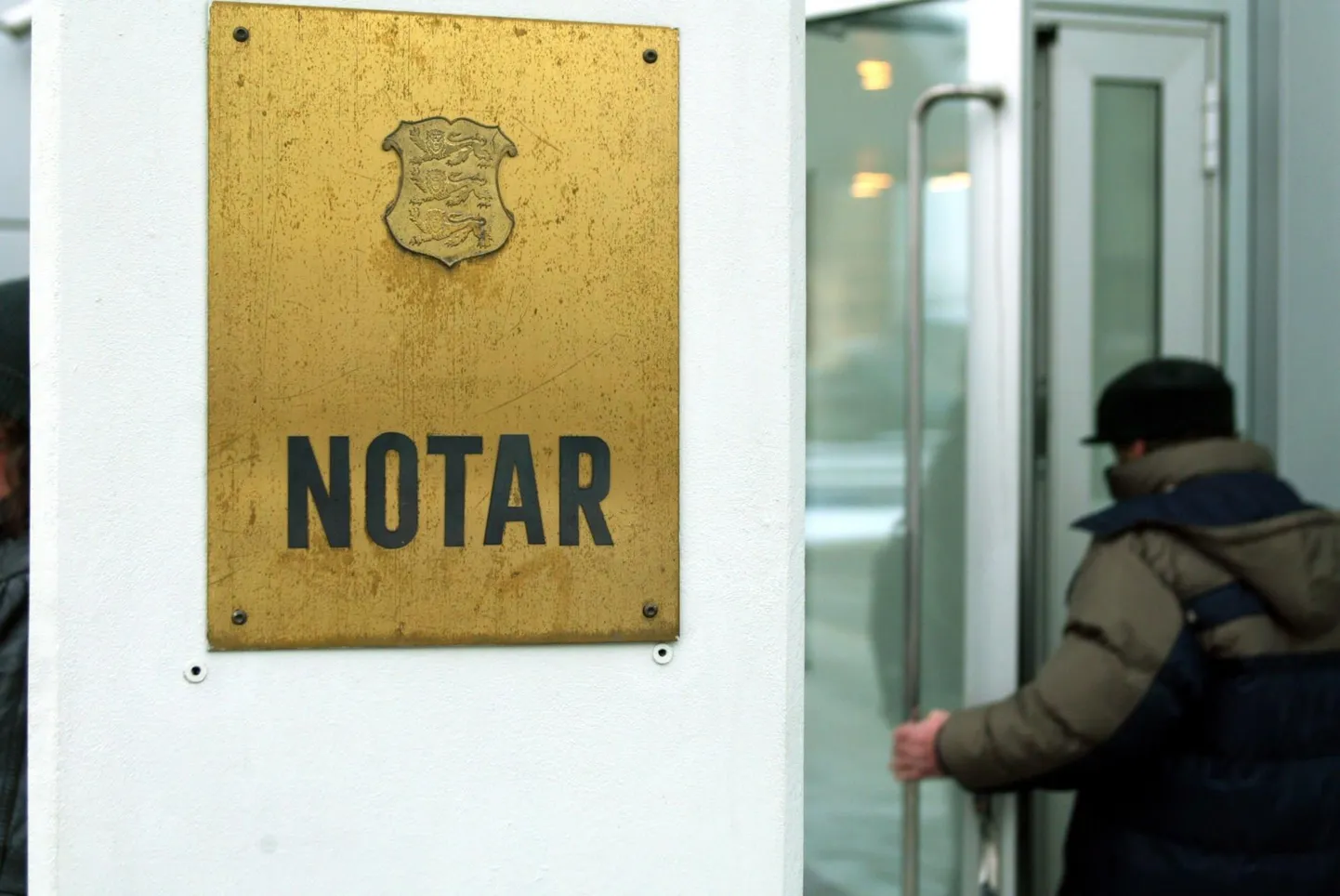 Notarina tööle asumiseks peab vastava haridusega inimene andma justiitsministrile ametivande.