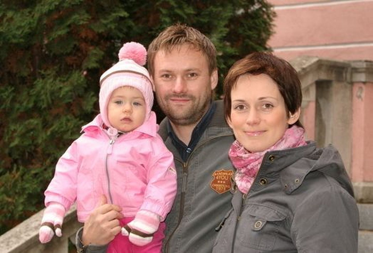 Romi Hasa koos abikaasa Petteri Hasa ja tütar Lotta-Miiga