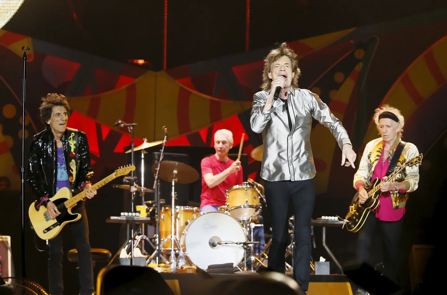Rollingud Mick Jagger, Keith Richards, Ronnie Wood ja Charlie Watts esinemas Tšiilis Santiagos