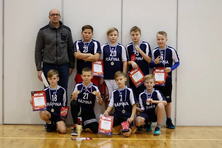 Poiste teise koha pälvis Räpina ühisgümnaasiumi võistkond. Mängisid Karl Robert Härm, Jaan Junson, Rasmus Oijov, Marvin Poltan, Kevin Salve, Oliver Hans Kaljuvee ja Reimo Mestiljainen. Võistkonna parim mängija – Jaan Junson. Võistkonda juhendas Jaanus Meitus.