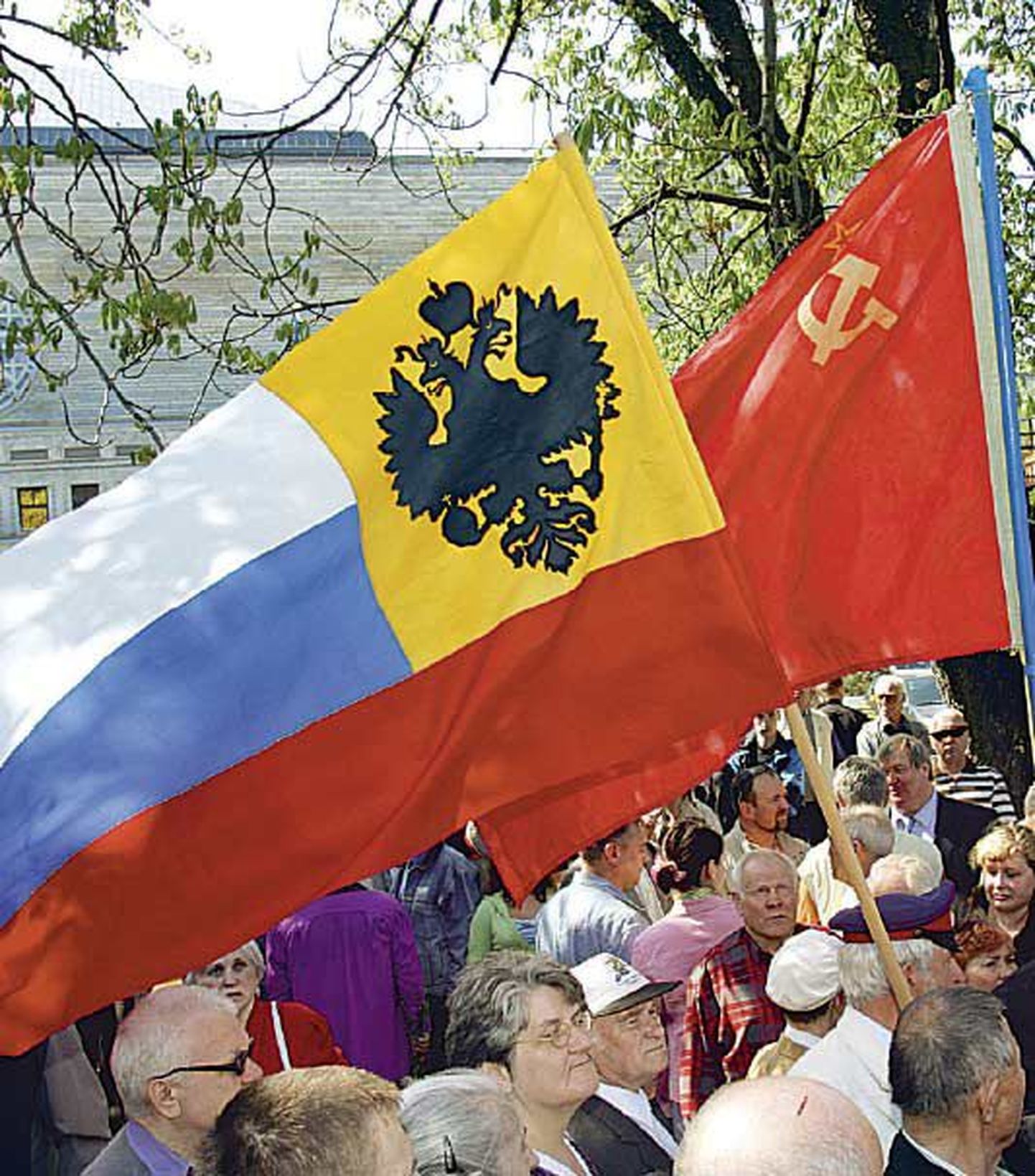 Большинство эстонских русских также считает, что Советский Союз освободил Эстонию от оккупации нацистской Германии во Второй мировой войне.