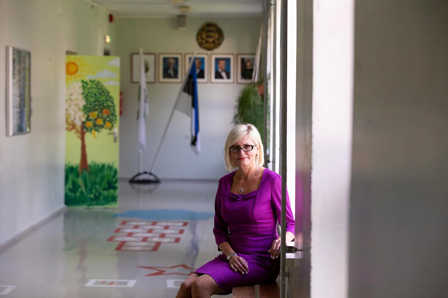 Annela Ojaste alles harjub Koigi koolis uue keskkonnaga, mis on hoopis avaram ja rahulikum kui tema eelmine töökoht, kus ta vastutas mitmesaja lapse heaolu eest.