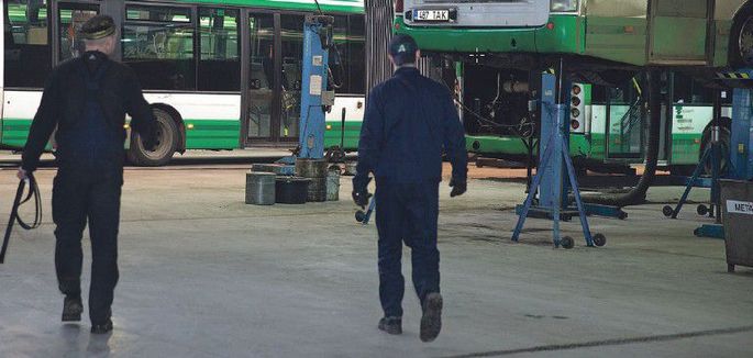 Как пожаловаться на опаздывающий автобус? Рассказывает депутат Савеловского района Денис Олешкевич