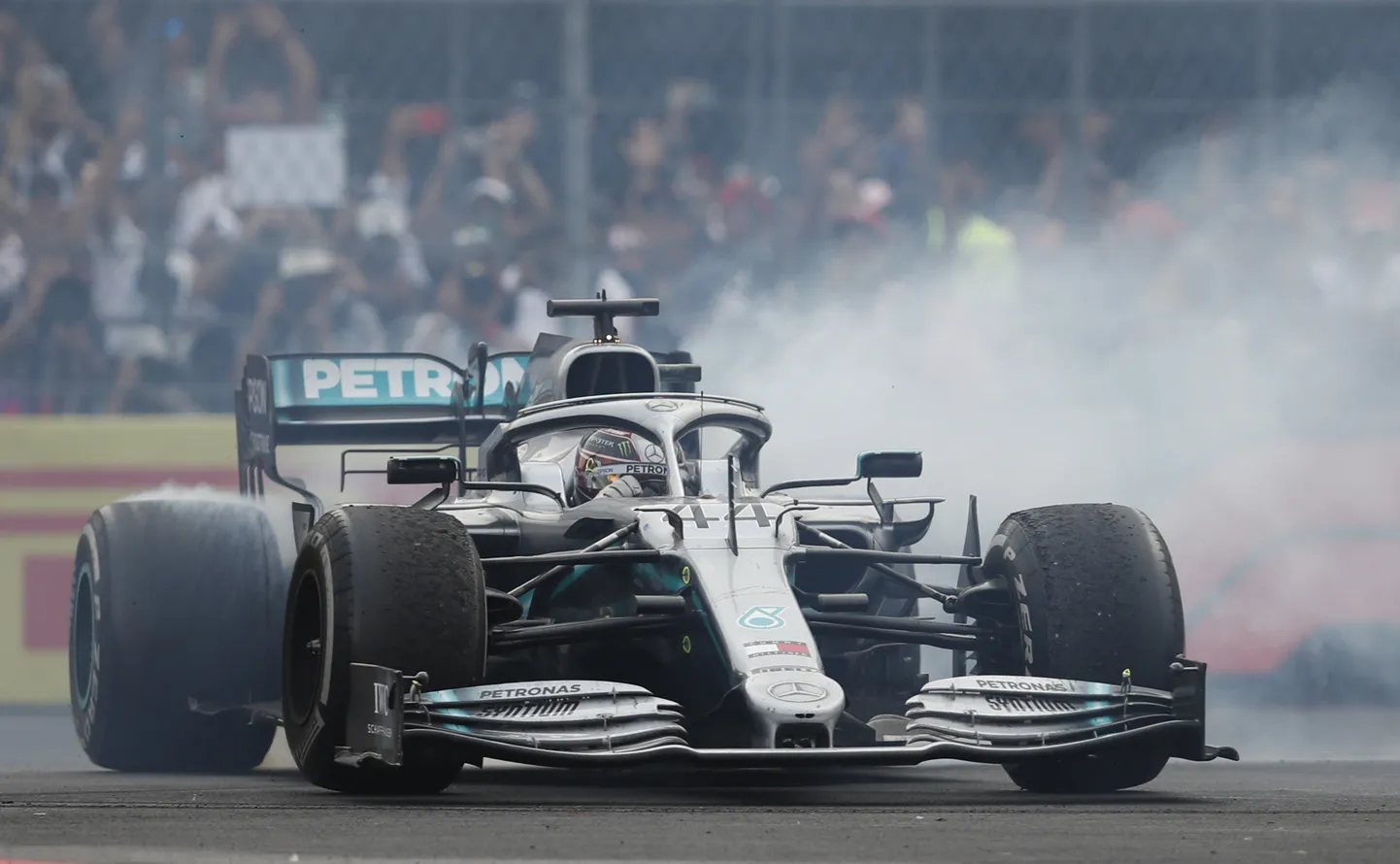 Lūiss Hamiltons ("Mercedes")