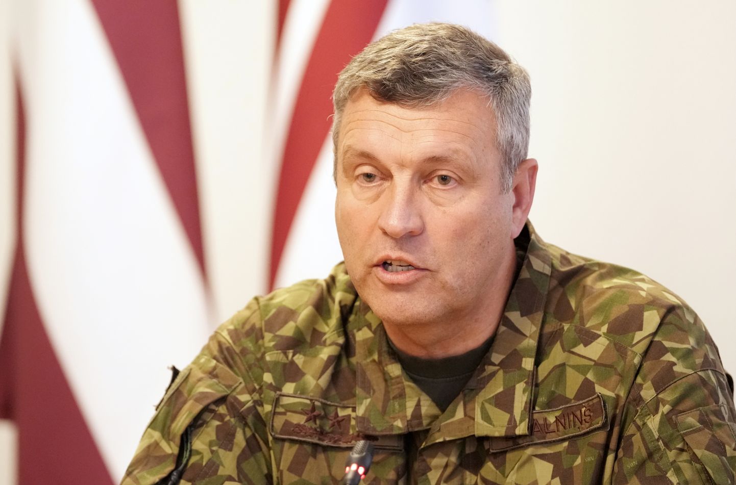 Nacionālo bruņoto spēku komandieris ģenerālleitnants Leonīds Kalniņš