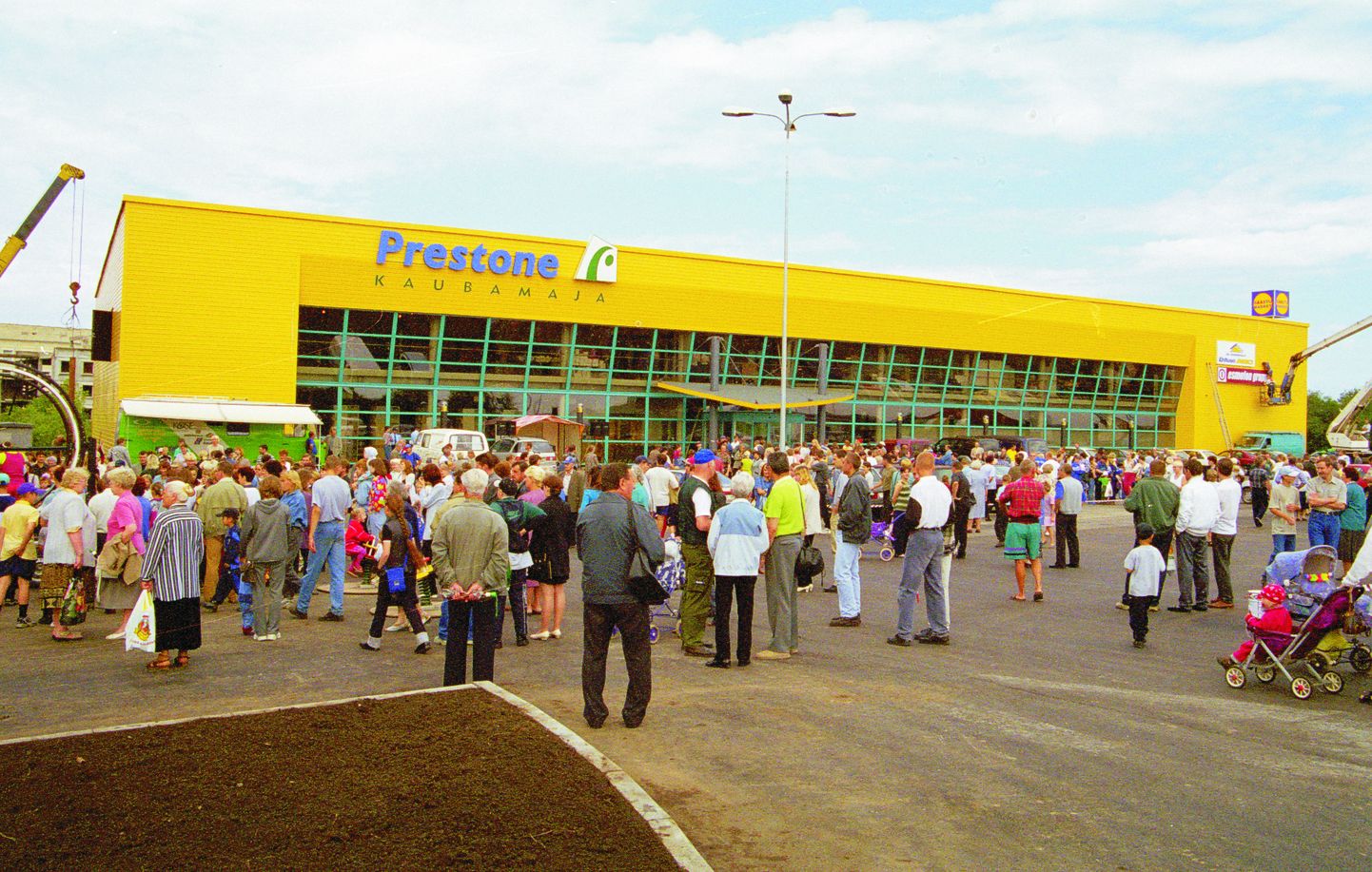 Prestone kaubamaja avamine 2000. aasta juulis oli linnas suursündmus.