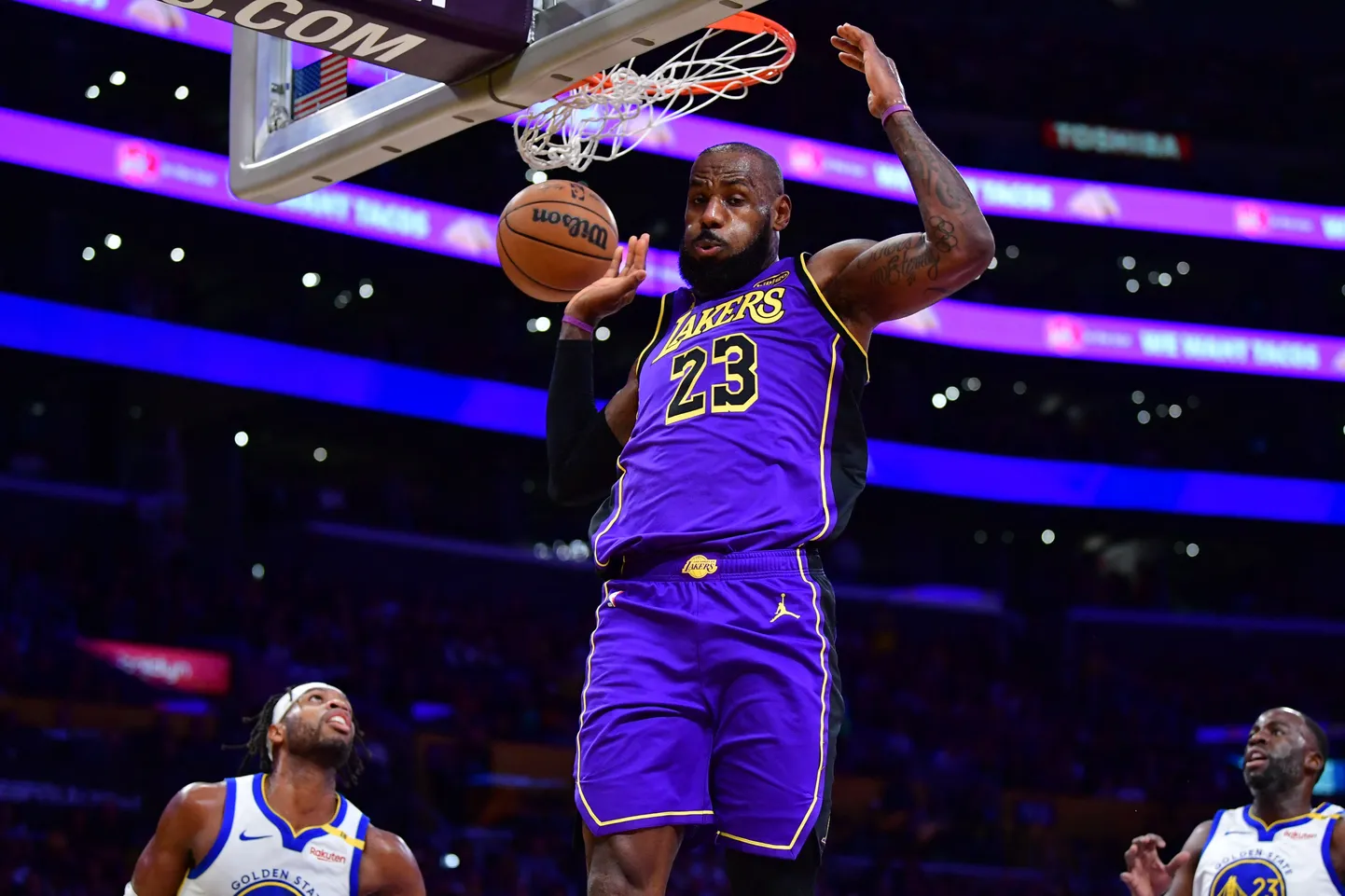 NBA zvaigzne Lebrons Džeimss