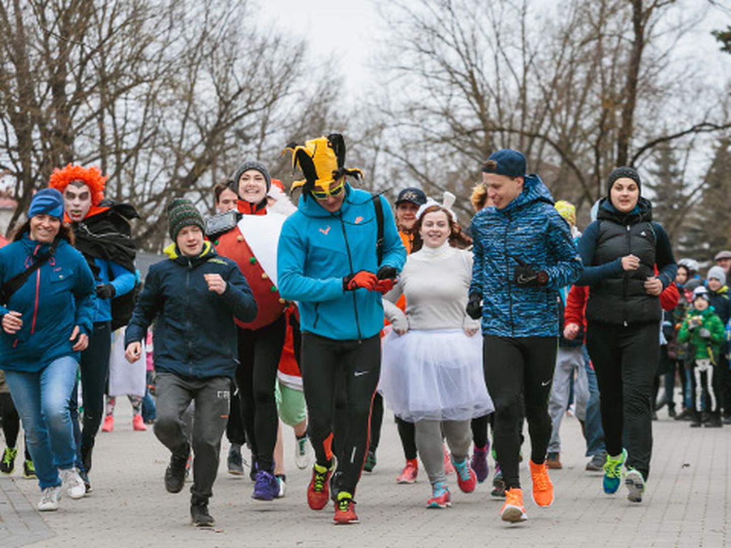 Ida-Virumaa jooksuhooaja proloog oli 1. aprillil Narva kesklinnas toimunud Lõbus jooks, mis sarnanes pigem karnevali kui võidulidumisega. Esimene tõsisem võistlus on aga juba eeloleval laupäeval, kui joostakse Pagari mõisast Mäetaguse mõisa. 