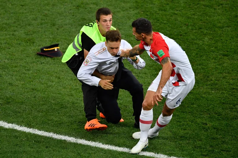 Dejan Lovren platsile jooksjat taltsutamas
