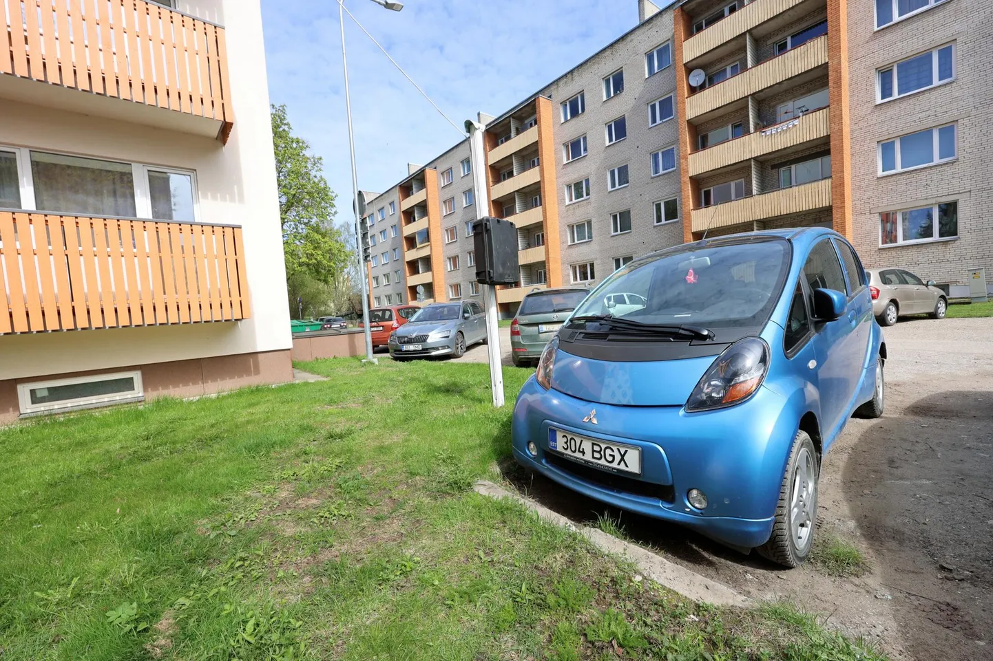 Eestis üks varasemaid laialt levinud elektriautosid on Mitsubishi i-Miev.