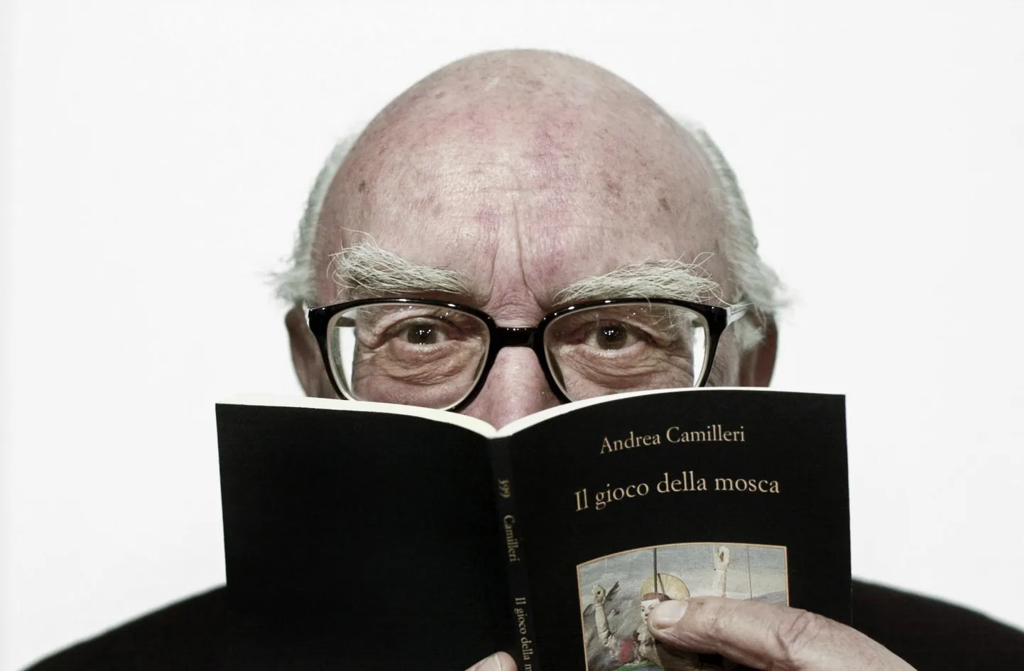 Andrea Camilleri 2001. aastal.