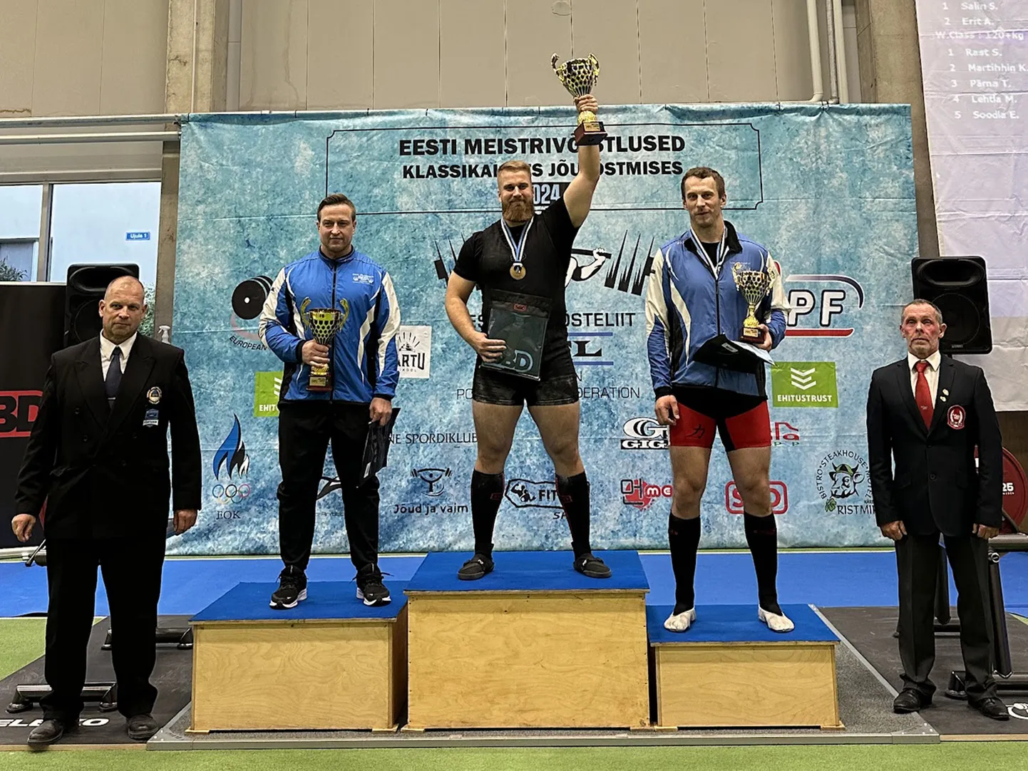 Ühe tartlasena tegi Eesti meistrivõistlustel puhta töö Siim Salin, kes võitis nii enda kaaluklassis, absoluutarvestuses kui ka Tartu ülikooli akadeemilise spordiklubi koosseisus.