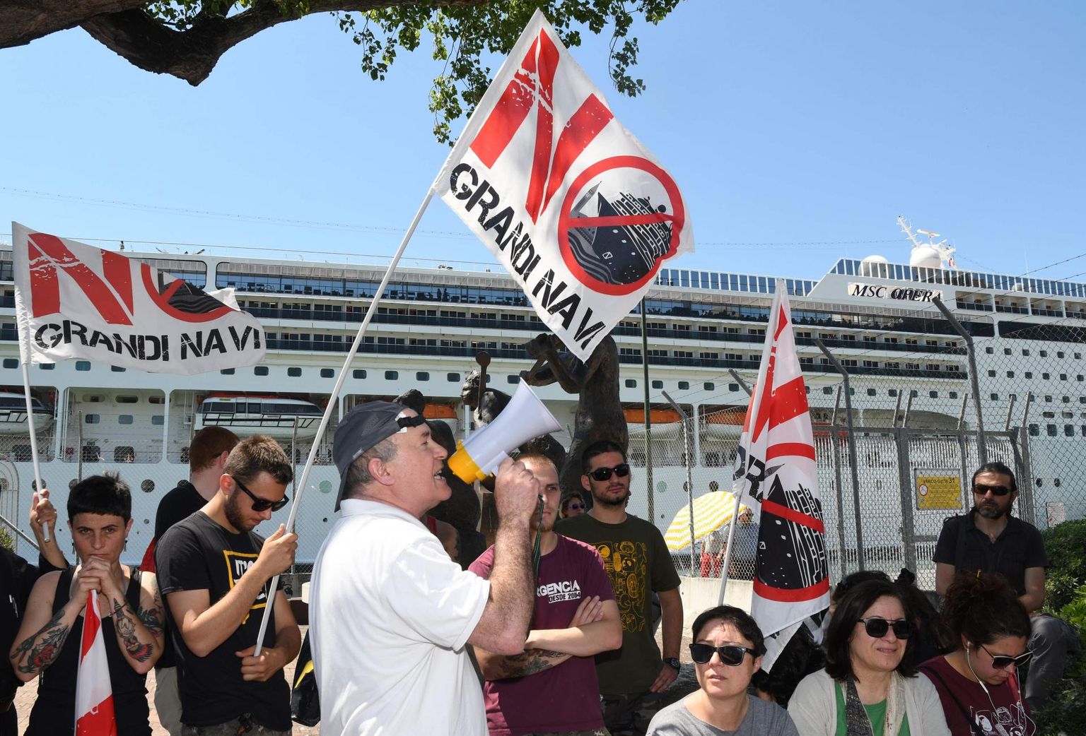 Meeleavaldajad läinud nädalavahetusel Veneetsias suurlaevade vastu protestimas. Kanalilinn on üks Euroopa kolmest linnast, mida lõbusõidulaevad enim saastavad, selgub ettevõtte Transport & Environment uuringust. 