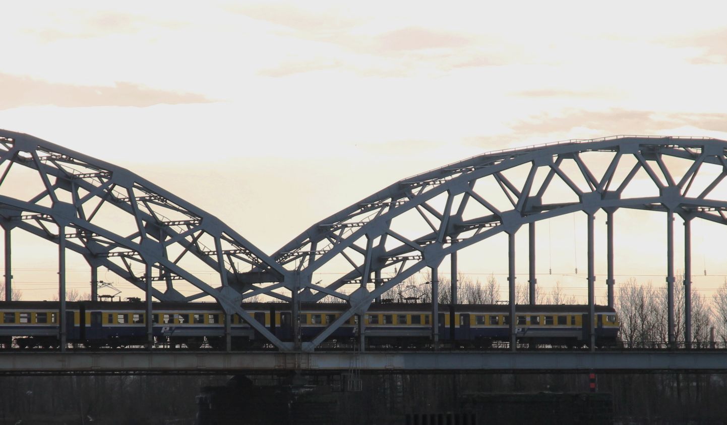 Железнодорожный мост. Иллюстративное фото