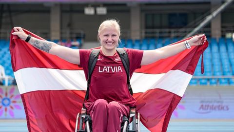 Diana Krūmiņa osvojila zlato na svetovnem prvenstvu v paratletiki v metu diska v Indiji