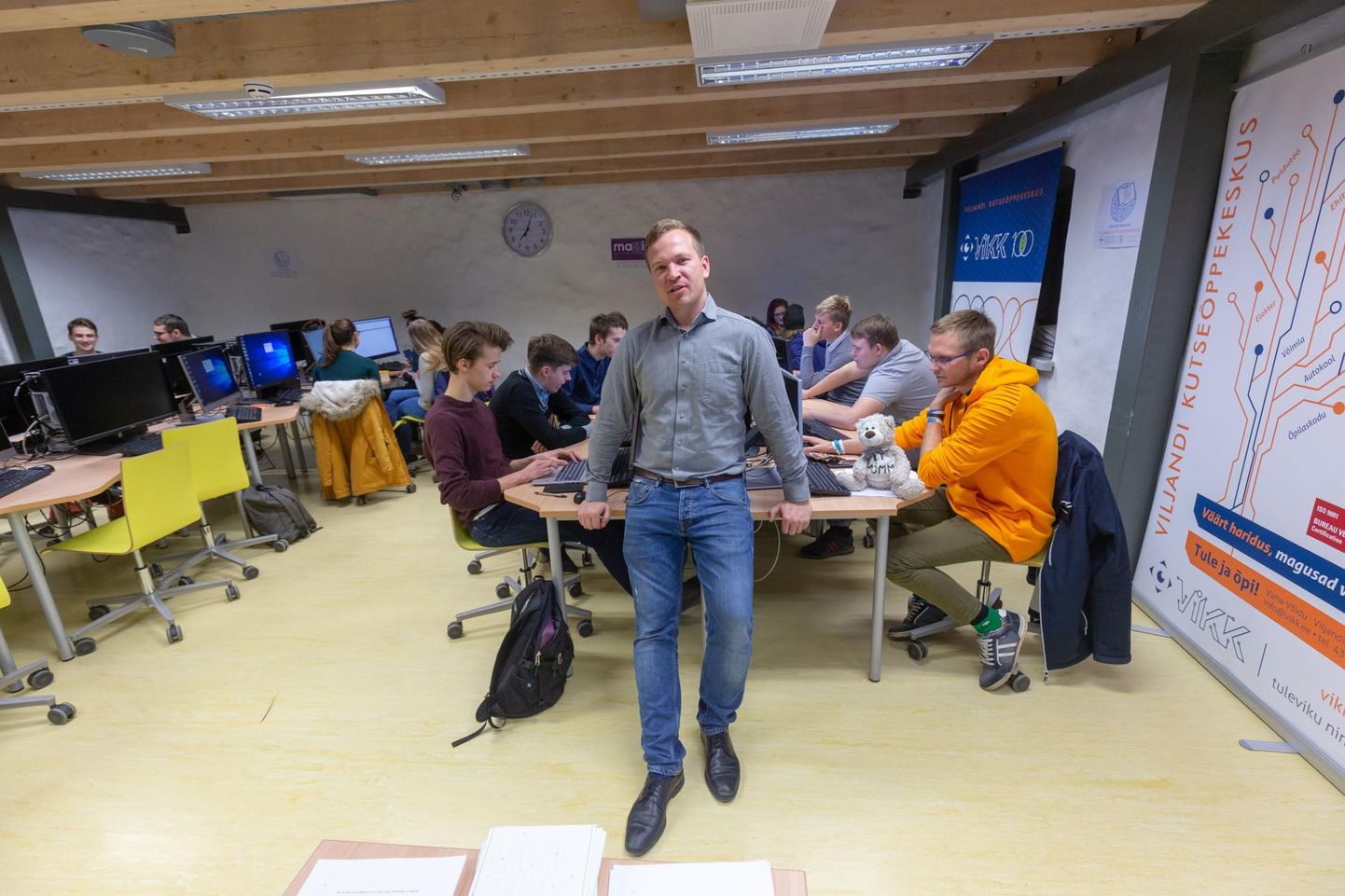 "Küberpähkli" lõppvõistlus sai teoks 13. detsembril TalTech Mektorys ning Viljandi kutseõppekeskuse IT-juht Ott Kukk (pildi keskel) viis enda juhendatava meeskonna üldvõiduni.