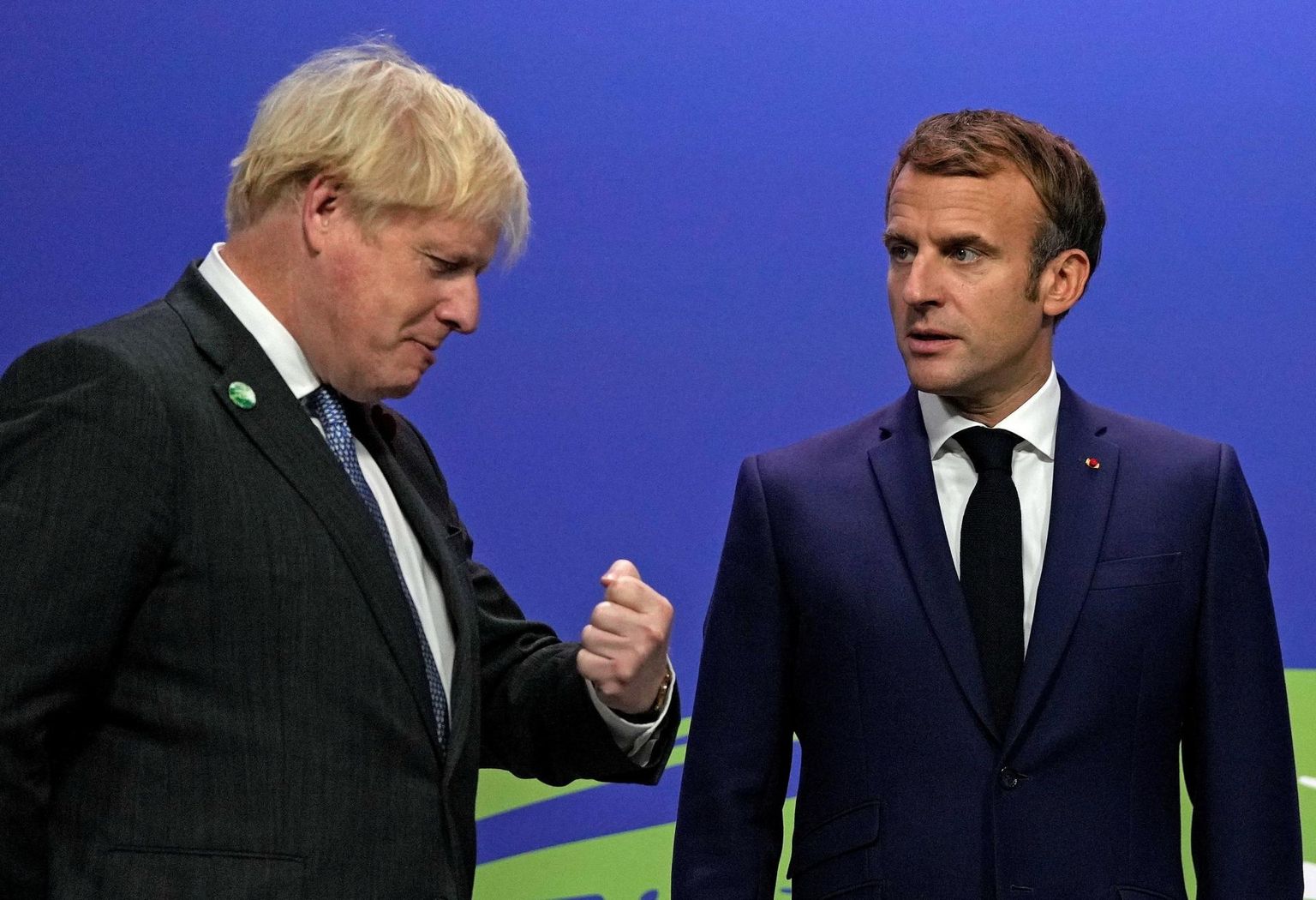 Euroopa suurriikide seas vastanduvad Prantsusmaa ja Ühendkuningriigi lähenemised. Kui esimene rakendab kõiksugu abinõusid, siis teise meelest pole täiendavaid hüvitisi vaja. Ühendkuningriigi peaminister Boris Johnson ja Prantsusmaa president Emmanuel Macron.