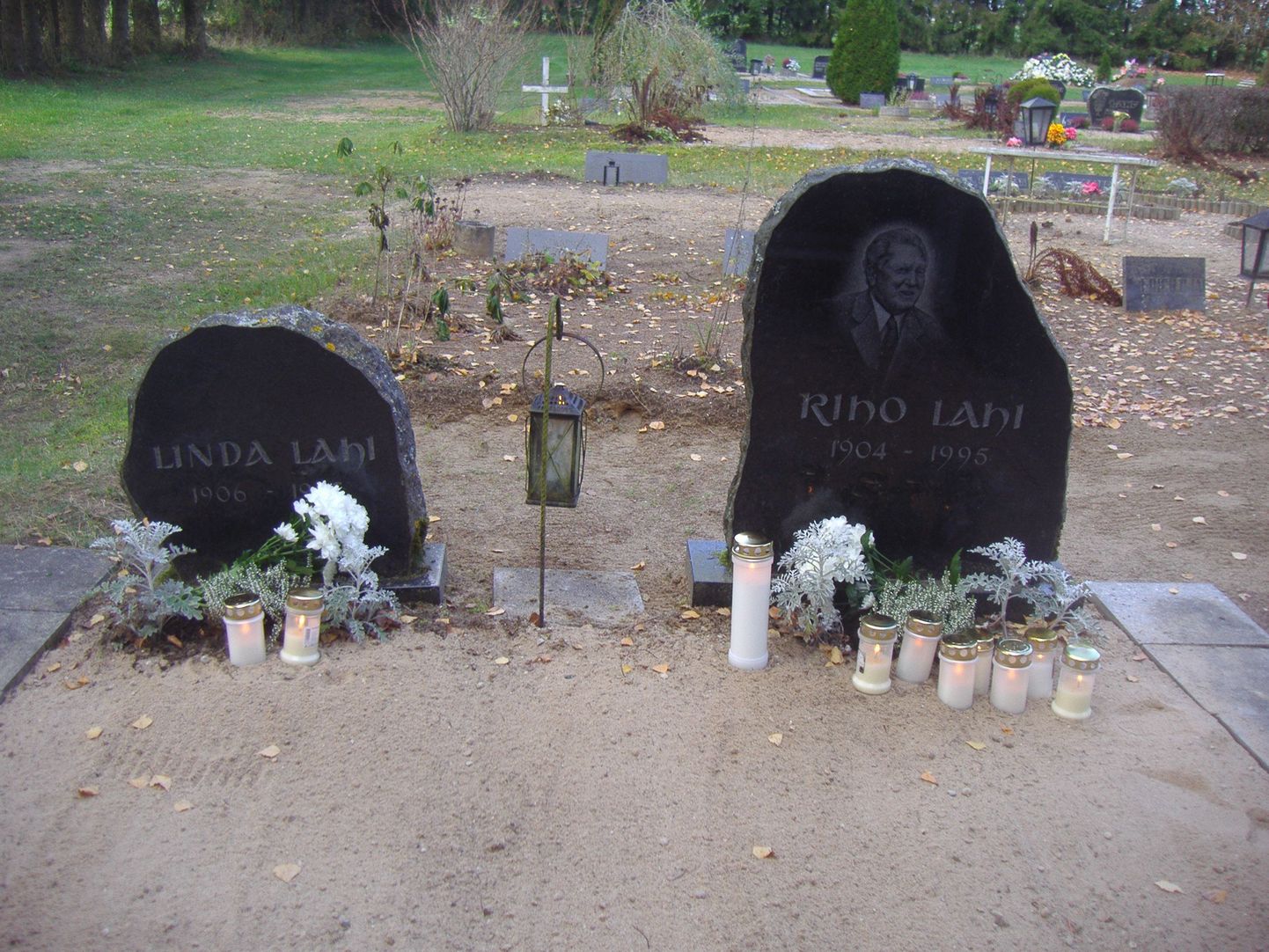 Mälestushetked Ao kalmistul Riho Lahi haual.