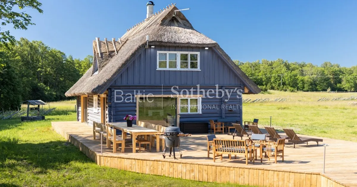 Остров Абрука зовет! Большой земельный участок у моря и красивый дом с ...