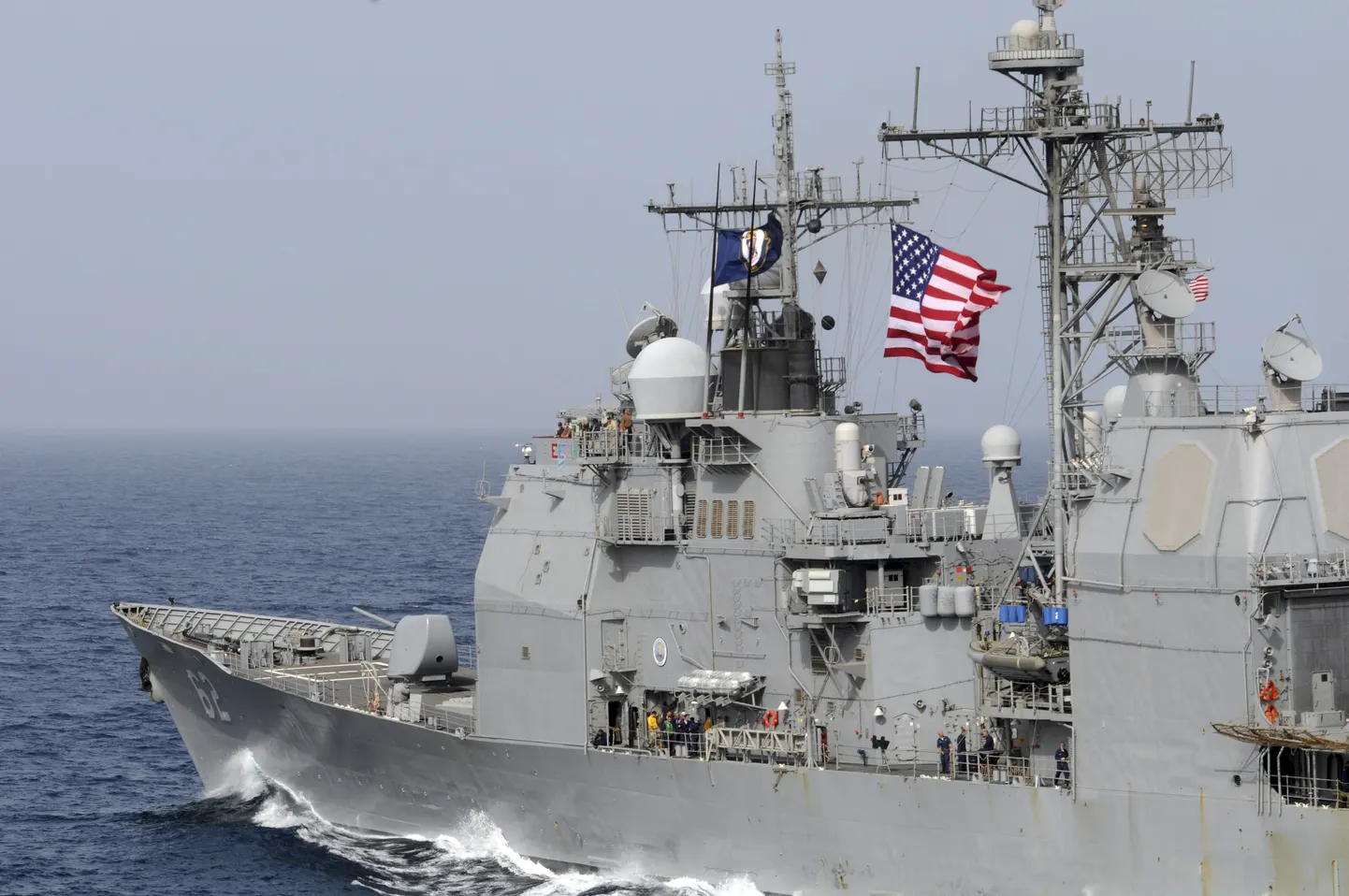 Ракетный крейсер ВМС США «Чанселорсвилль».