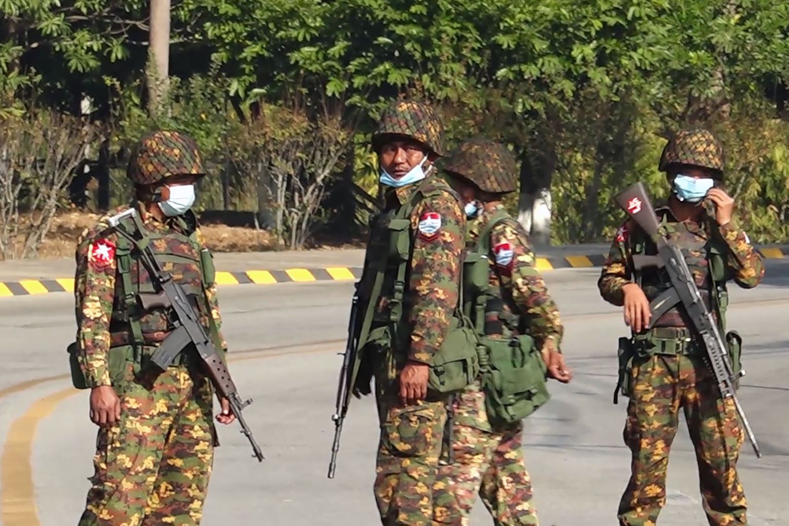 Sõdurid Myanmari pealinnas Naypyidaws pärast riigipööret.