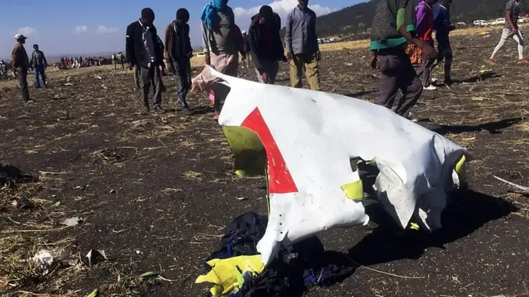 737 Мах Ethiopian Airlines летел из Аддис-Абебы в Найроби и потерпел крушение в 60 км к востоку от столицы Эфиопии. Авиакатастрофа унесла жизни 157 человек, среди которых были граждане 35 стран