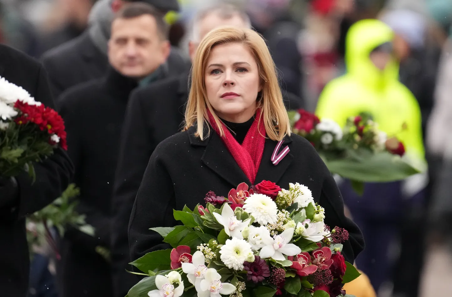 Ministru prezidente Evika Siliņa piedalās svinīgajā ziedu nolikšanas ceremonijā pie Brīvības pieminekļa par godu Latvijas Republikas proklamēšanas 105. gadadienai.