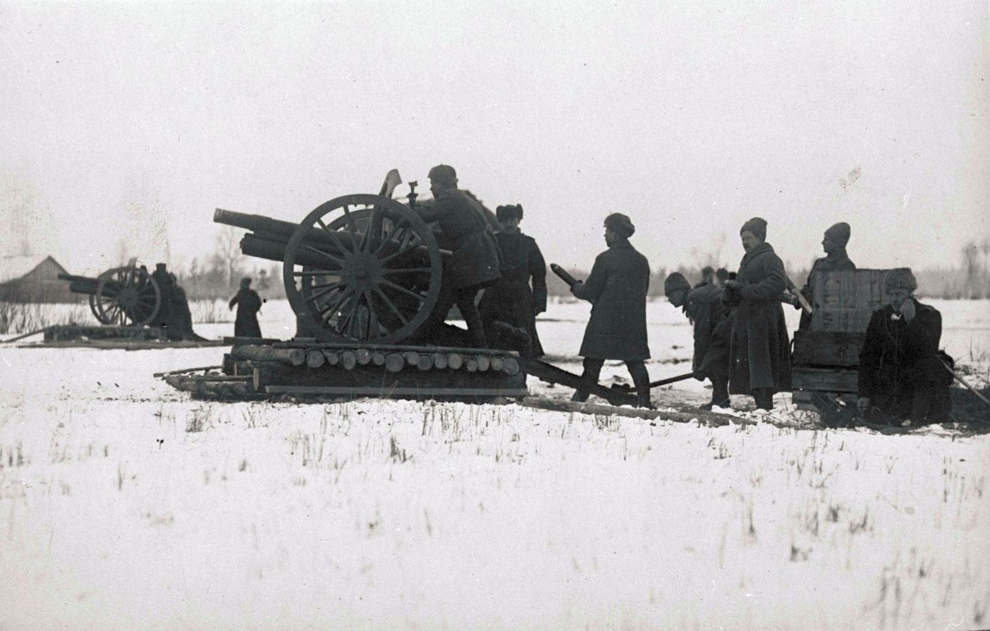 Eesti 1.suurtükiväepolgu kergepatarei nr.2 suurtükid positsioonil Mustjõe küla juures. Virumaa, jaanuar 1919.