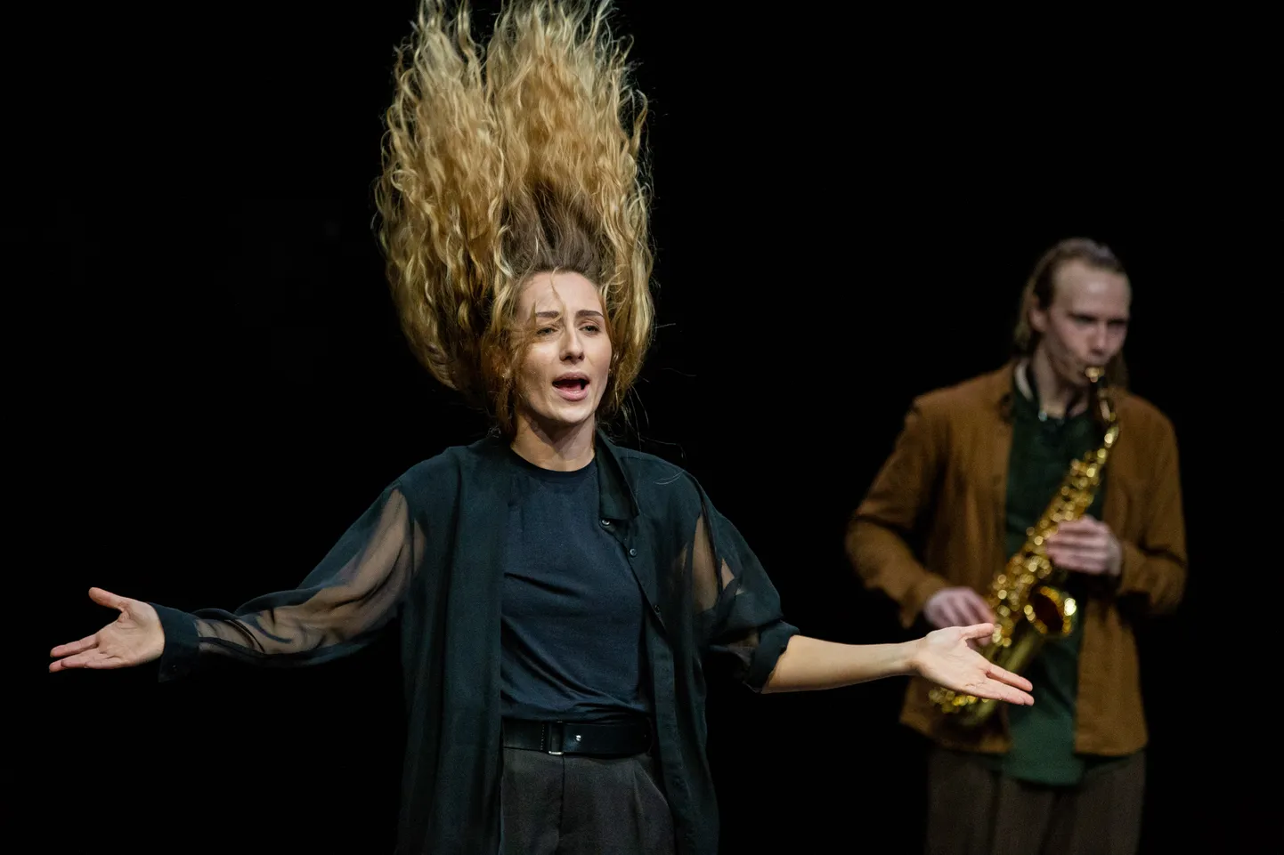 Paide Teater ja Sõltumatu Tantsu Lava koostöölavastus "Between Dreams and Drowning"