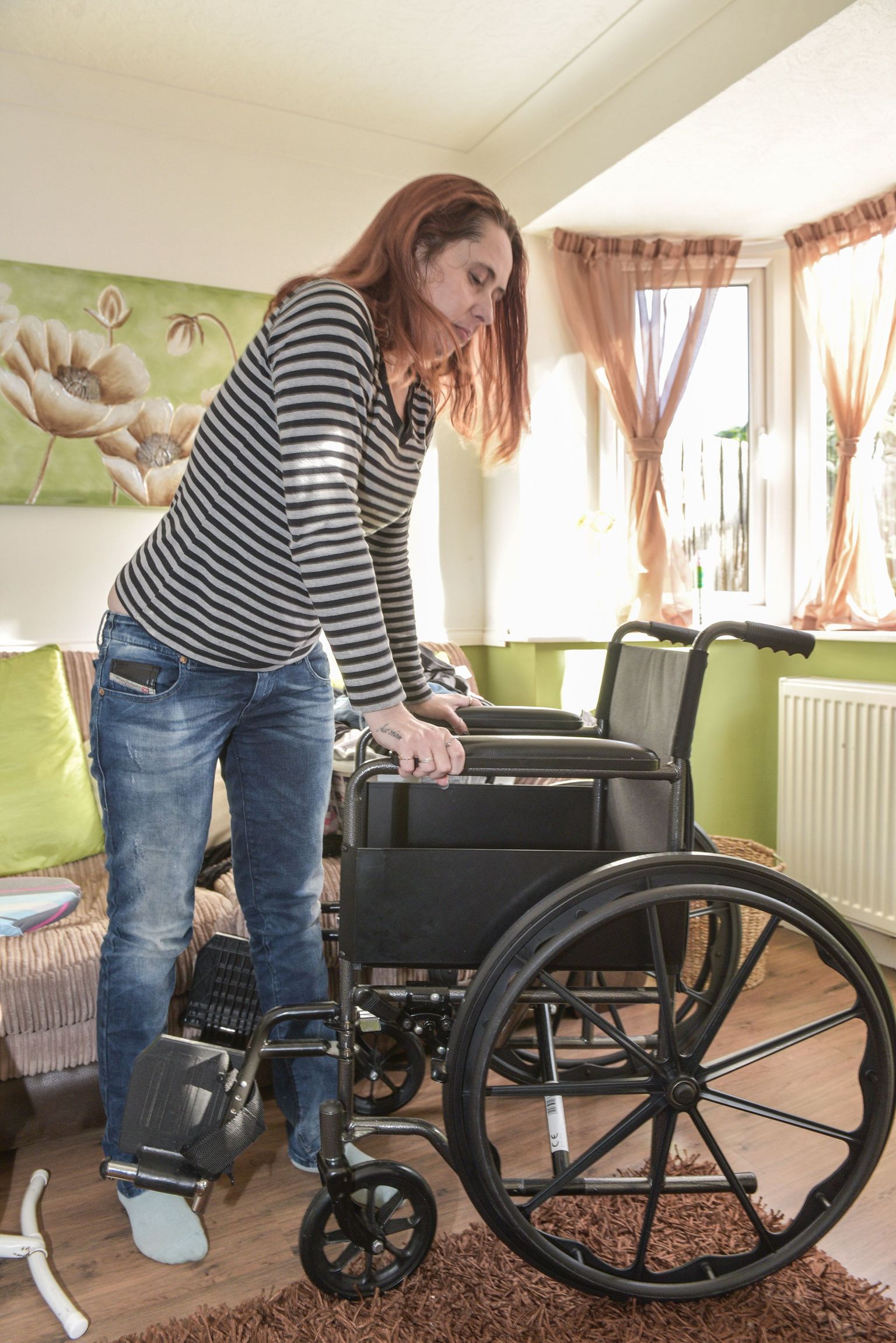 Sclerosis multiplex võib põhjustada jalgade nõrkust, mis raskendab iseseisvat liikumist.