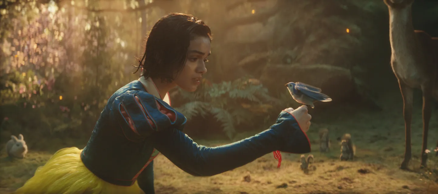 Täieliku ükskõiksuse saatel kinodesse potsatanud «Lumivalgeke» on nagu viimane nael kirstus, millega Disney end ise matab.
