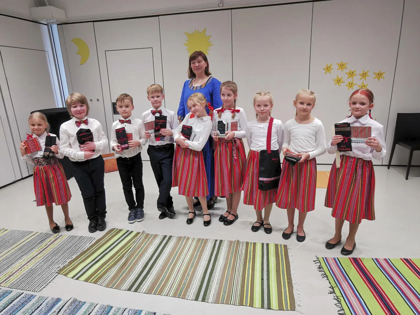 Folgi Krõmpsu tänavune kohustuslik pala oli regilaul “Tähemõrsja”. Pildil ansambel Triibikud.