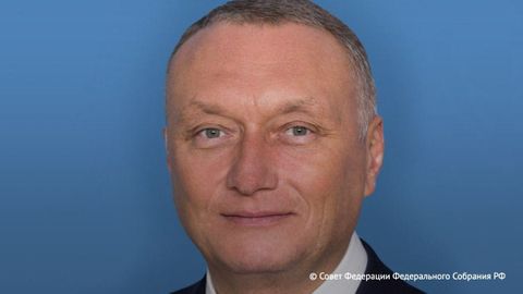 Одного из самых богатых российских сенаторов задержали по подозрению в организации убийства