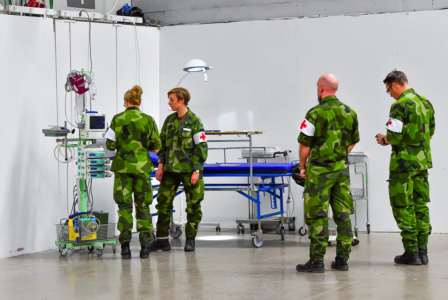 Rootsi relvajõud rajasid Stockholmsmassani messikeskusesse ajutise haigla, kus hakatakse andma abi intensiivravipatsientidele