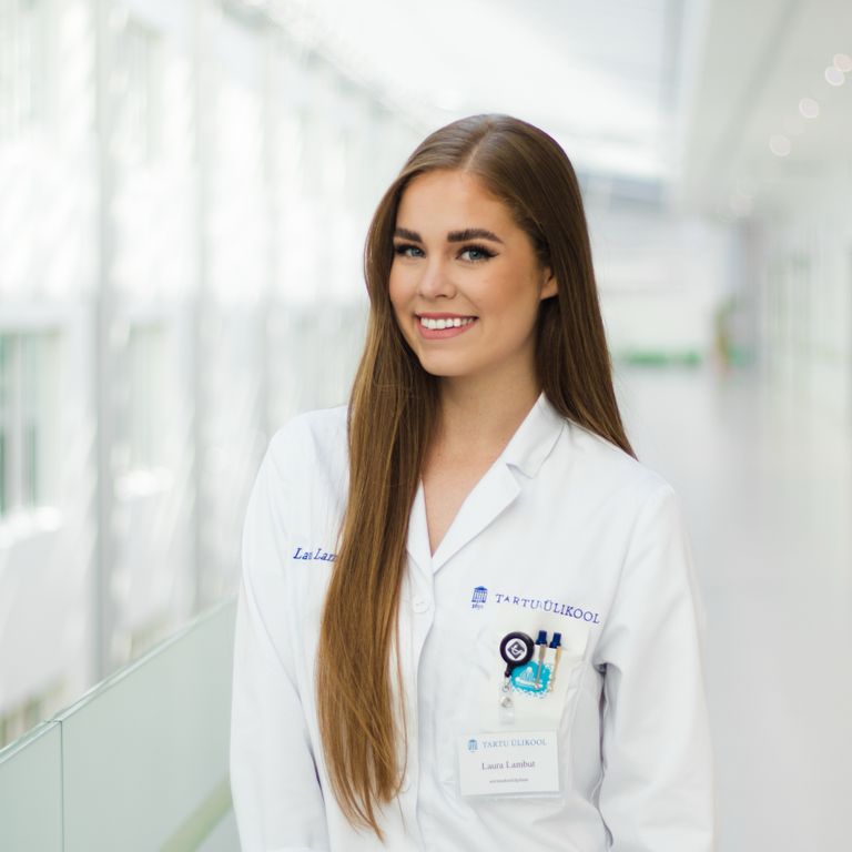 Laura Lambut õpib Tartu Ülikoolis arstiks.