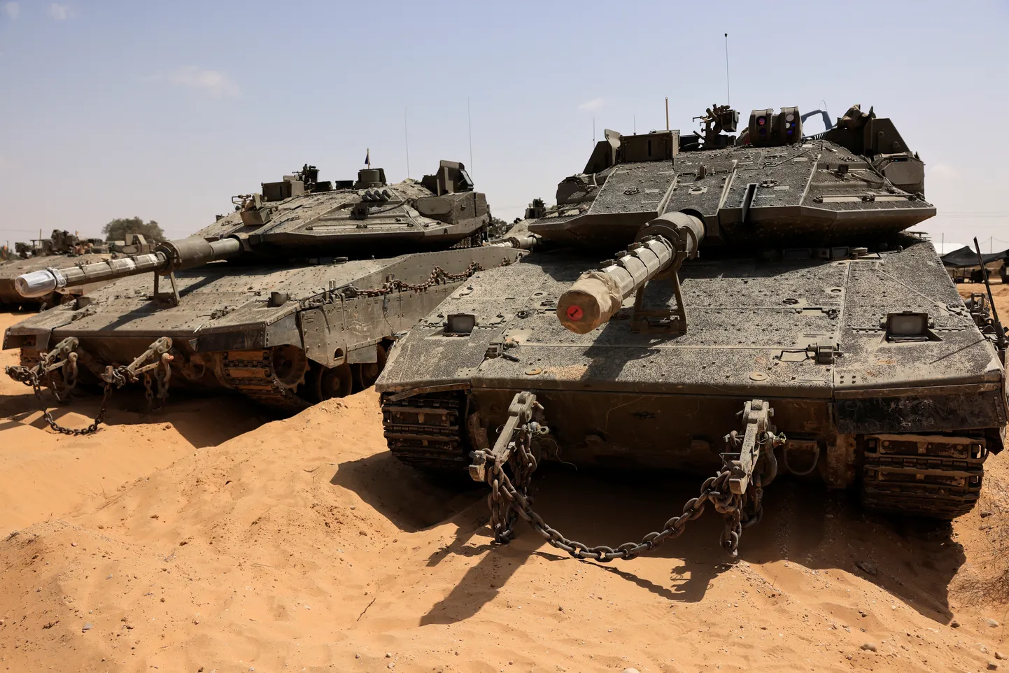 Iisraeli tankid Gaza piiri lähedal.