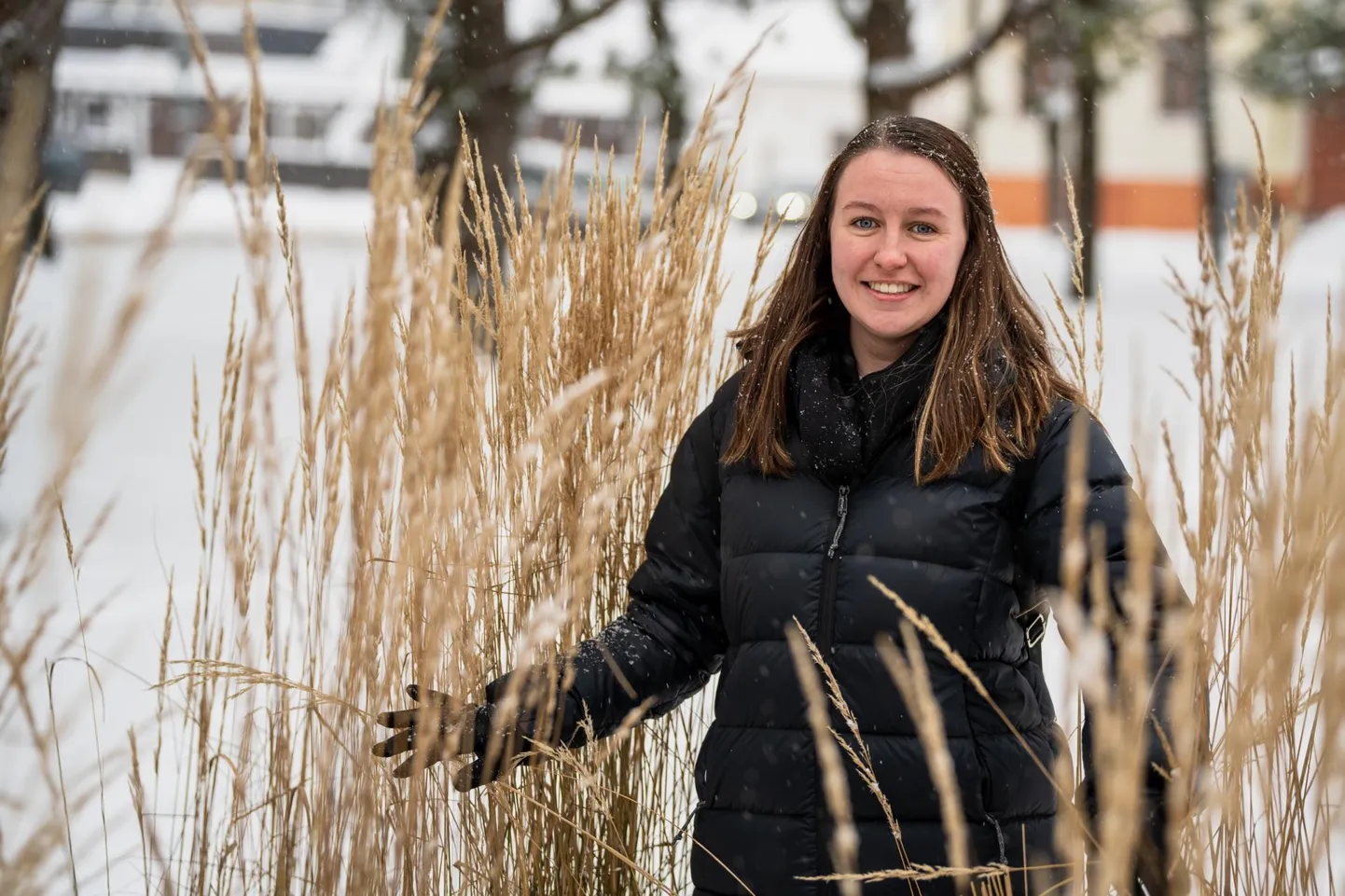 “Ma peaksin kolima kuhugi, kus on lumi,” rääkis Madeline Tester. “Mulle meeldib väga lumi. Austraalias pole midagi sellist. Seal peame maksma, et minna mägedesse, ja see on väga kallis. Pealegi ei saa seal kogeda lumesadu nagu praegu siin. Nad toodavad seal tehislund.”