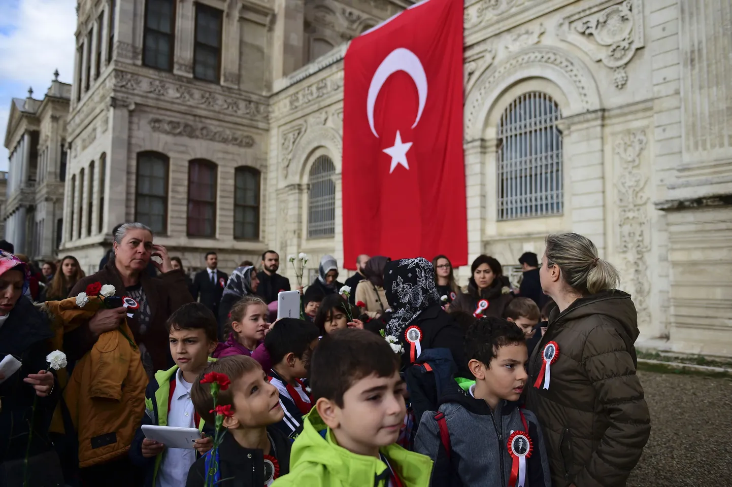 Lapsed Atatürki mälestusüritusel.