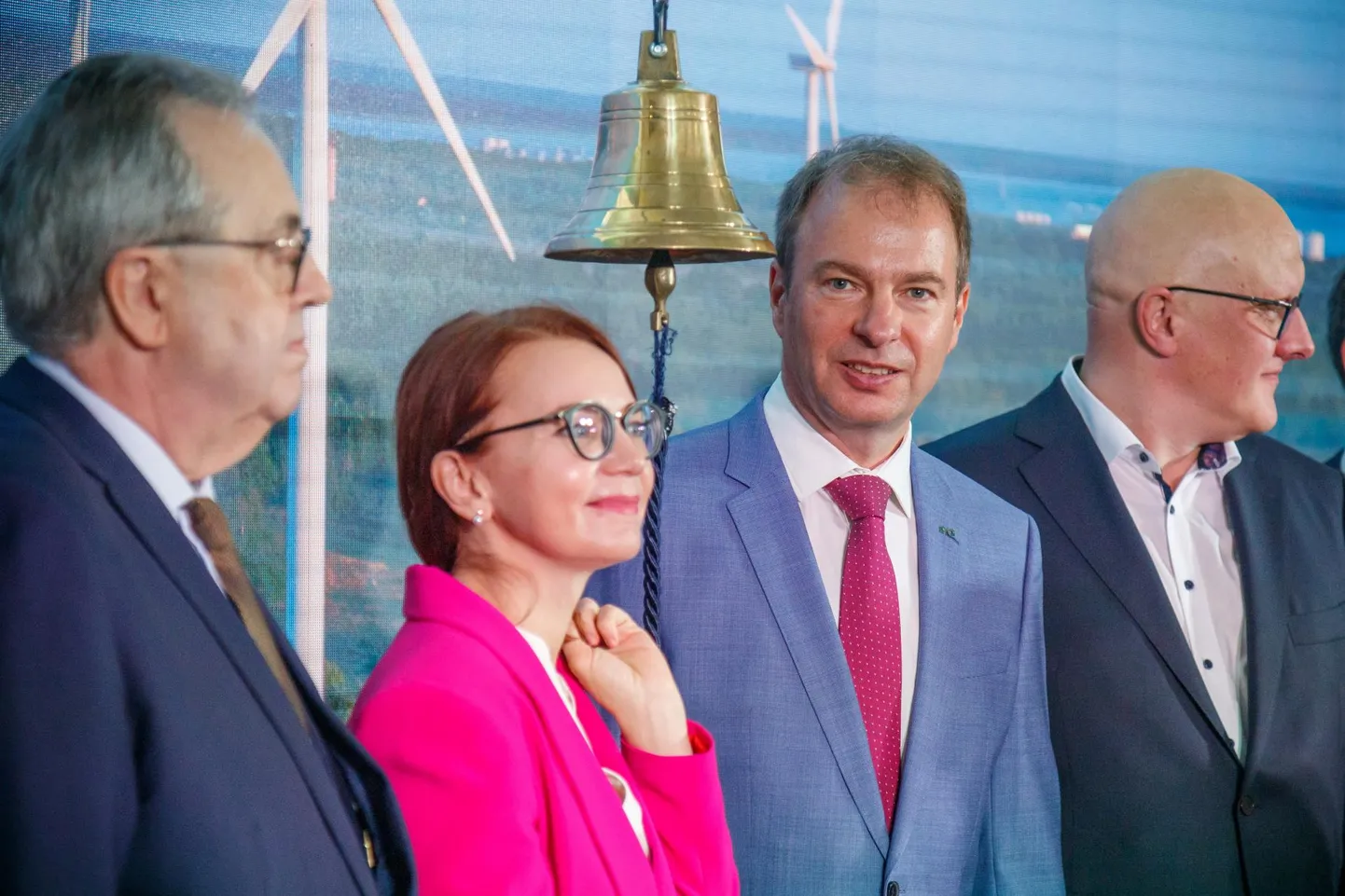 Enefit Greeni aktsia esimese kauplemispäeva tähistamine Energia Avastuskeskuses. Vasakult Väino Kaldoja, Keit Pentus-Rosimannus, Hando Sutter, Aavo Kärmas.